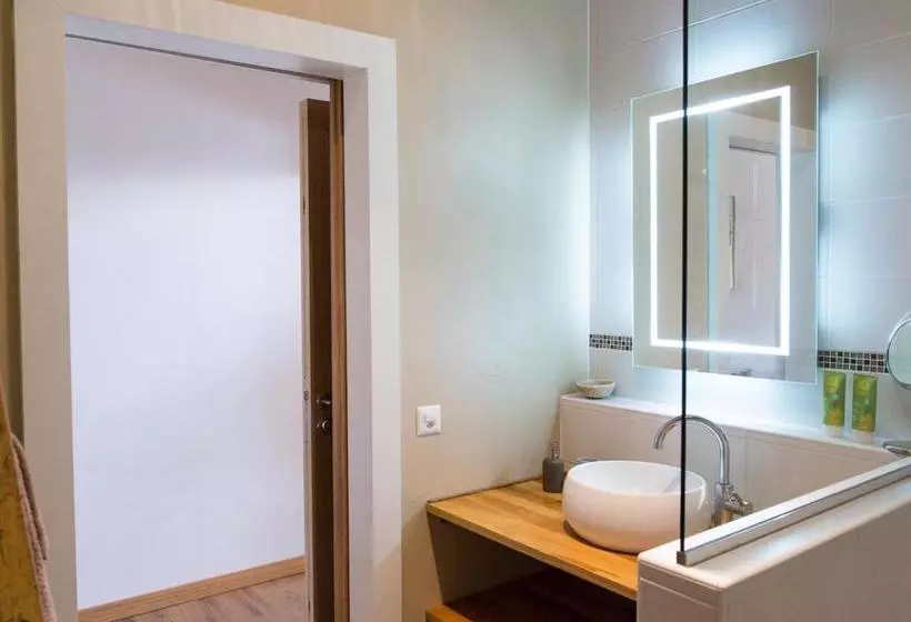 Majatalo La Commanderie