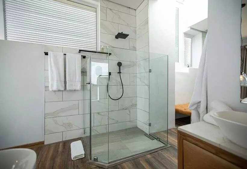 Majatalo Villa Marine Guest House