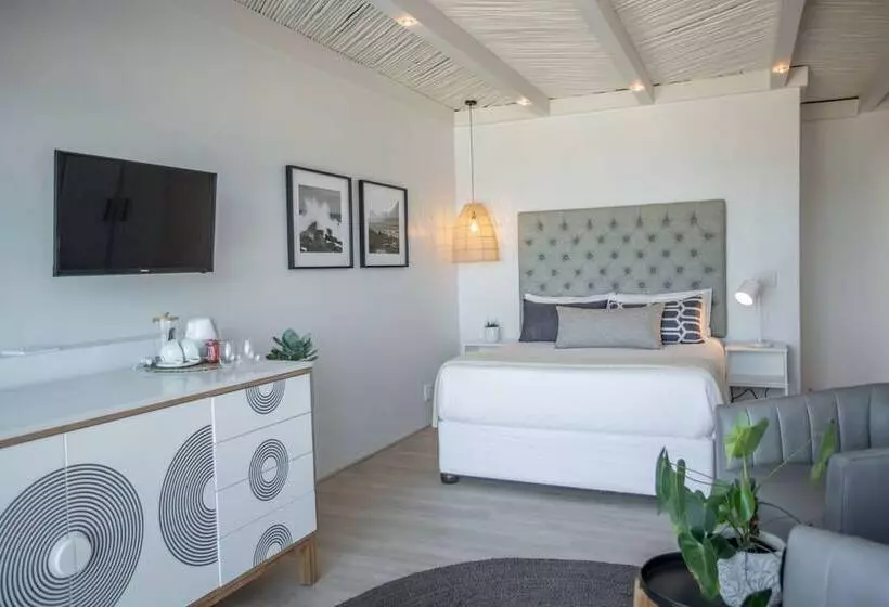 Majatalo Villa Marine Guest House