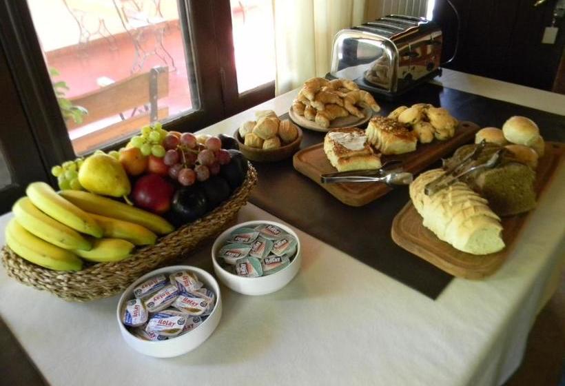 فندق صغير Las Acacias   Posada De Campo