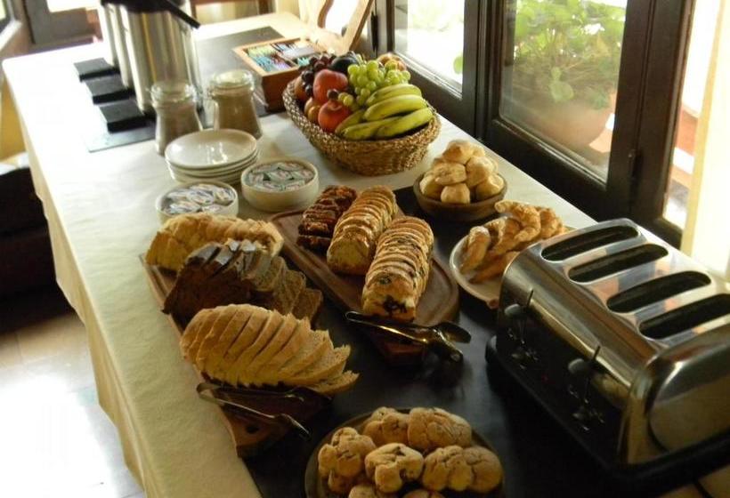 فندق صغير Las Acacias   Posada De Campo