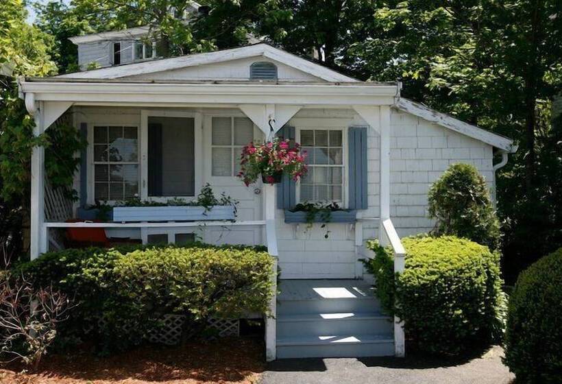 Общежитие Shea's Riverside Inn & Motel