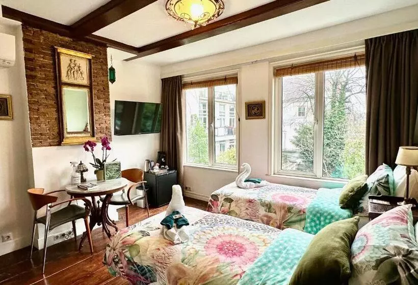 ベッドアンドブレックファースト Amsterdam Barangay