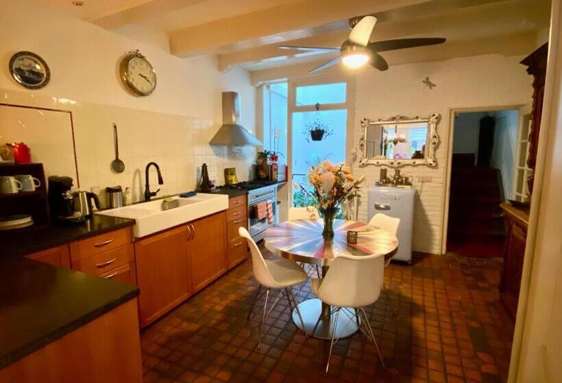 مبيت وإفطار Amsterdam Barangay