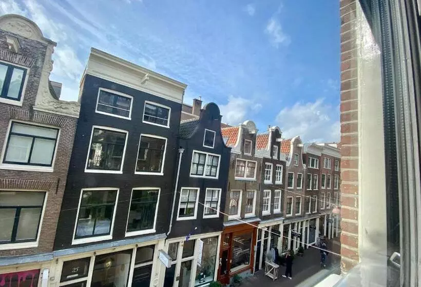 ベッドアンドブレックファースト Amsterdam Barangay