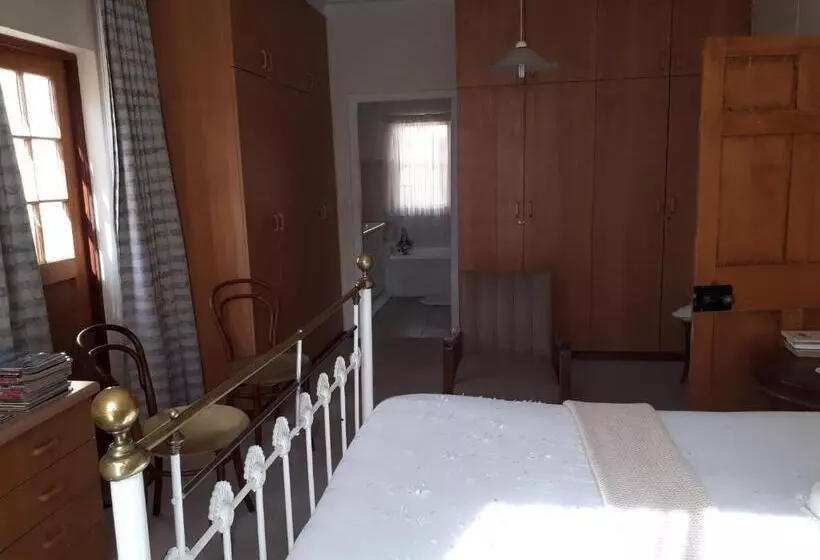 Majatalo Bougain Villa Guesthouse