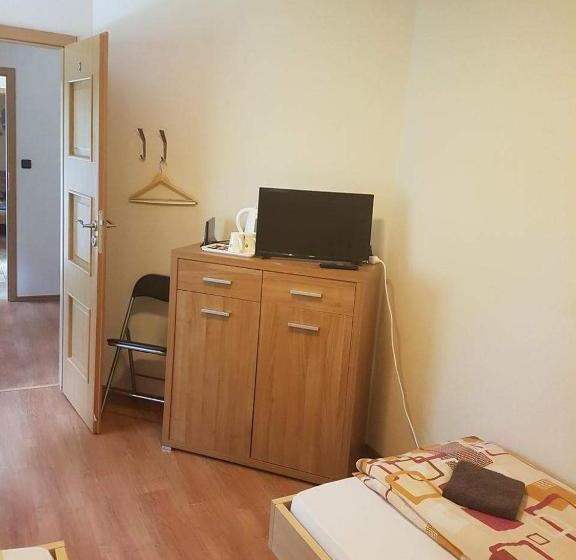 ペンション Guest House Meat Heads Pub