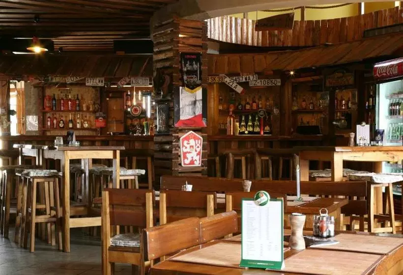 پانسیون Guest House Meat Heads Pub