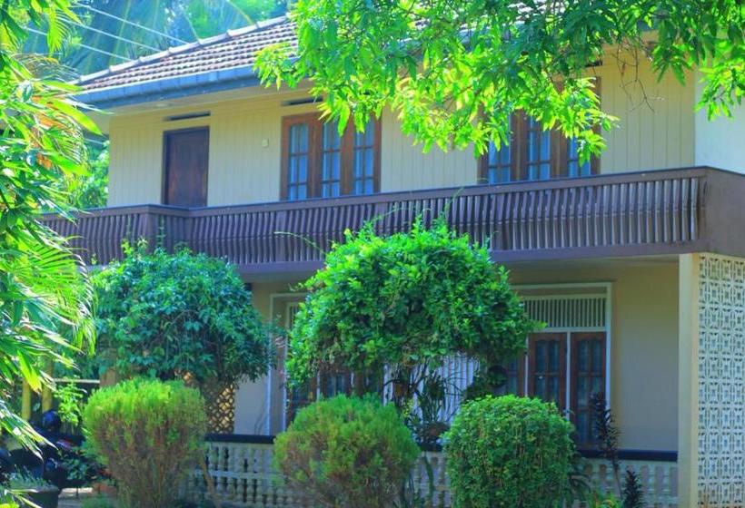 펜션 Medawatta Villa