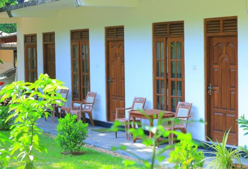 펜션 Medawatta Villa