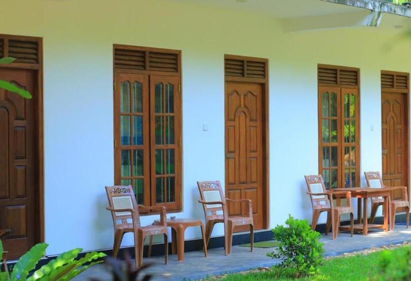 펜션 Medawatta Villa