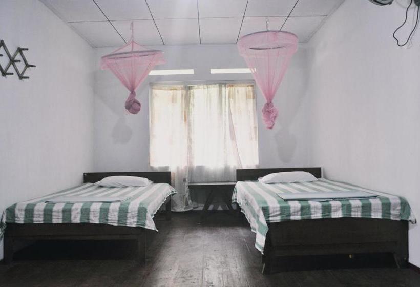 펜션 Medawatta Villa