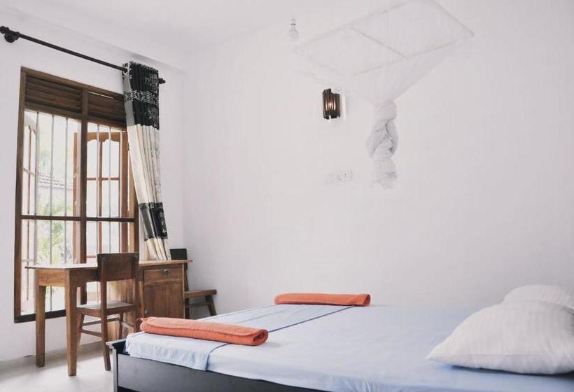 펜션 Medawatta Villa