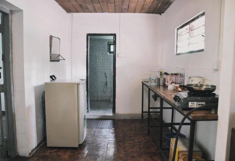 펜션 Medawatta Villa