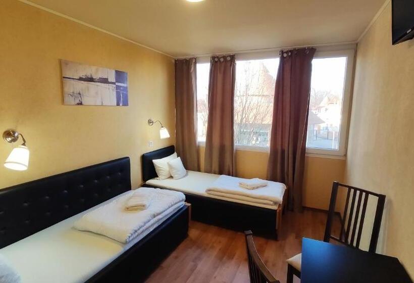 פנסיון Silver Park Vendégház