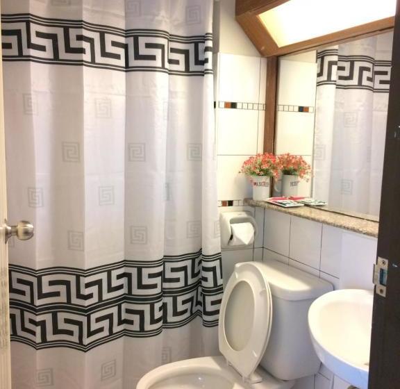 ユースホステル Moonlight House