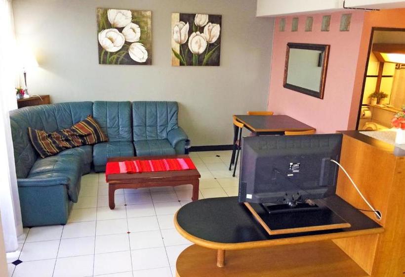 ユースホステル Moonlight House