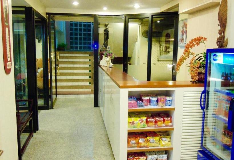 ユースホステル Moonlight House