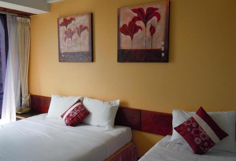 ユースホステル Moonlight House