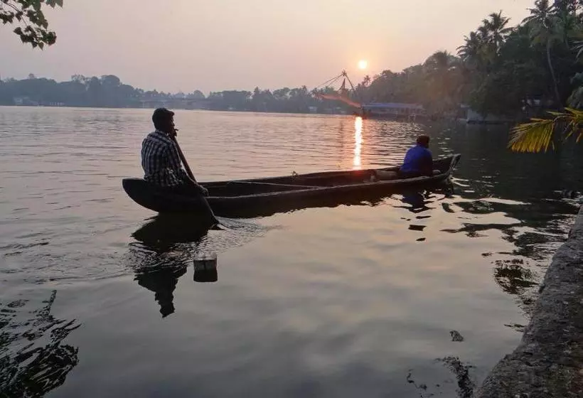 Majatalo Ashtamudi Villa