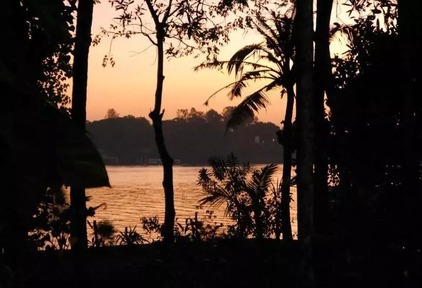 Majatalo Ashtamudi Villa