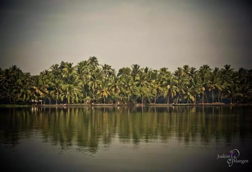 Majatalo Ashtamudi Villa