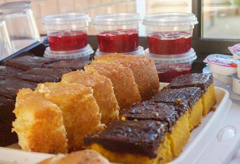 بنسيون Emy Pousada