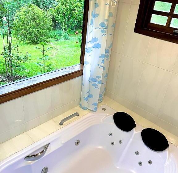 بنسيون Emy Pousada