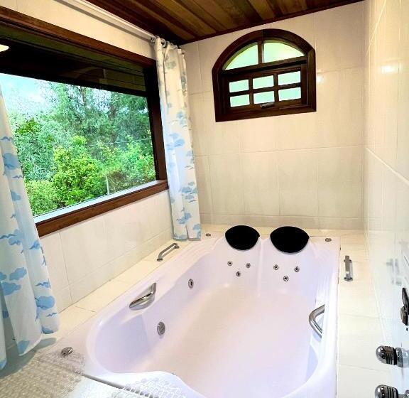 بنسيون Emy Pousada