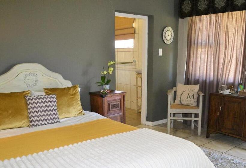 Pension Favour House