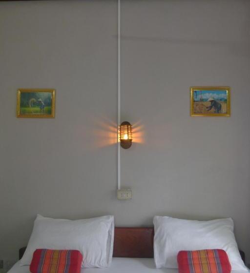 Pension (Hôtel basse catégorie) Khamphouy Guesthouse