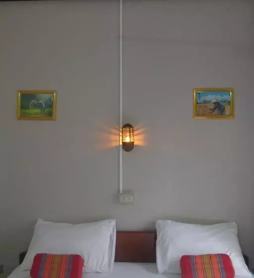 پانسیون Khamphouy Guesthouse