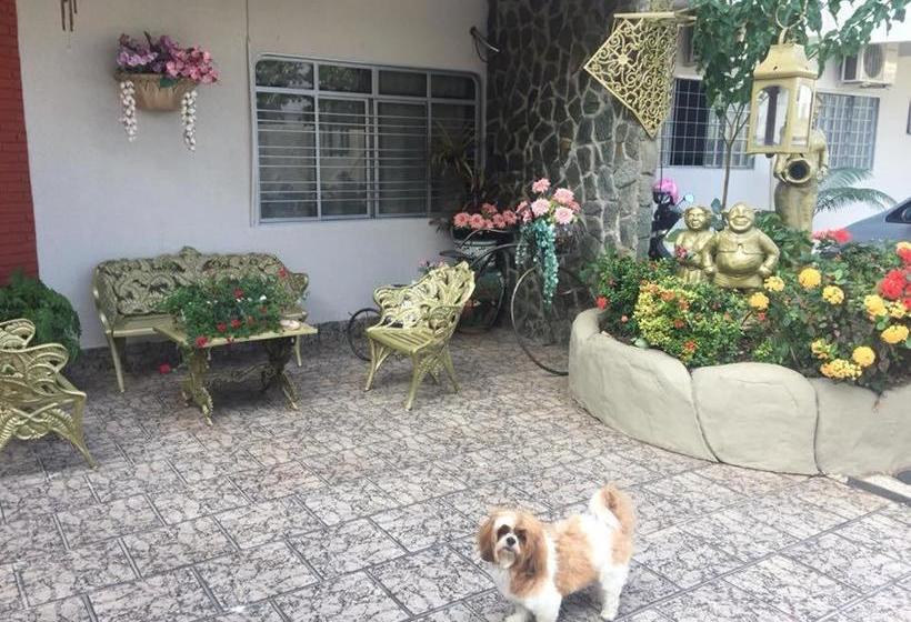 Pension Pousada Castelinho