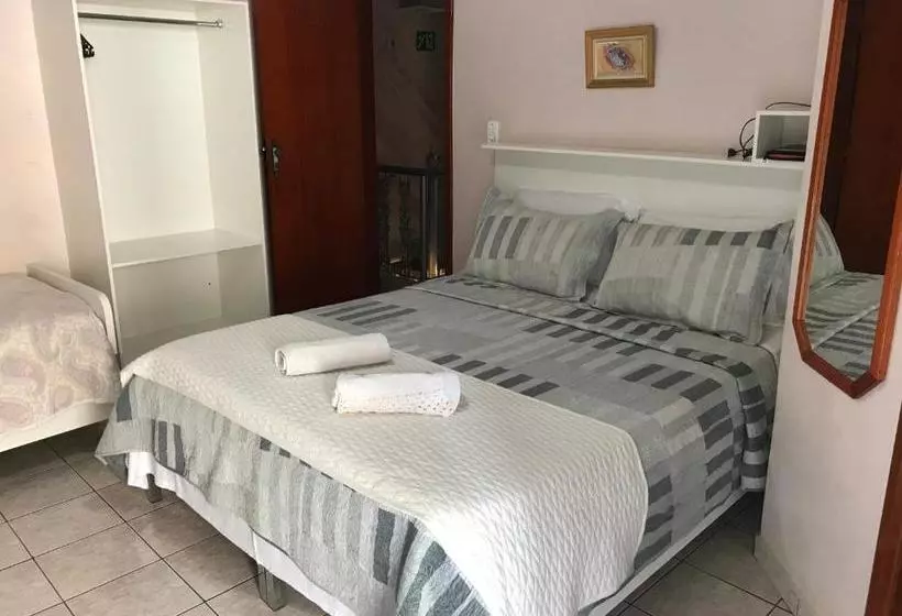 پانسیون Pousada Castelinho