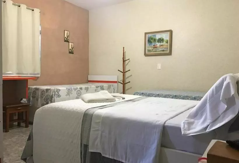 پانسیون Pousada Castelinho