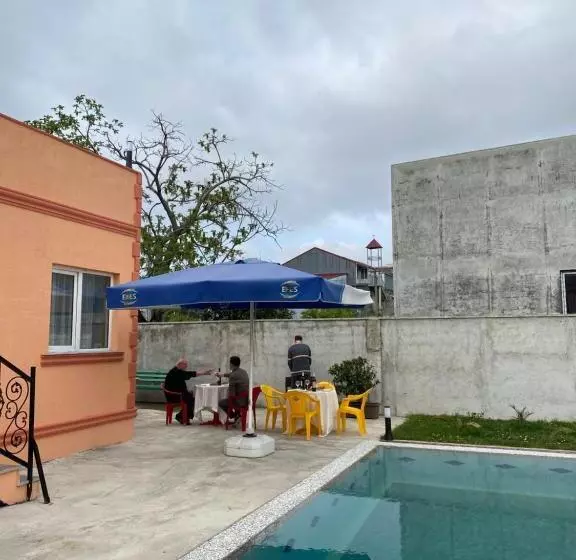 پانسیون Villa Jakos Paradise