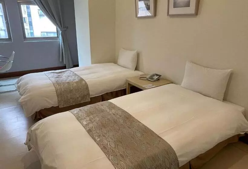 هاستل Yago Inn