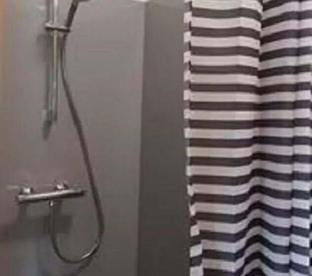 هتل Lindarbrekka