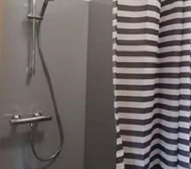 هتل Lindarbrekka