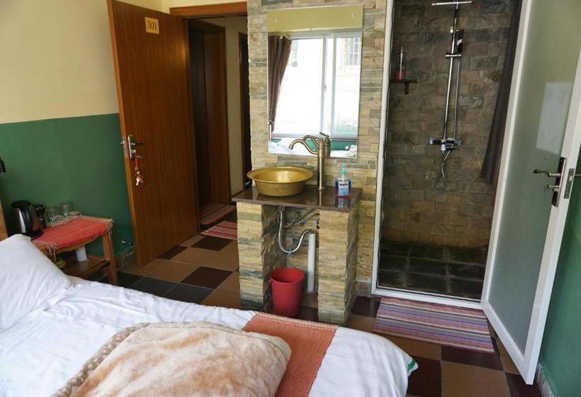 بنسيون Lost Garden Guest House