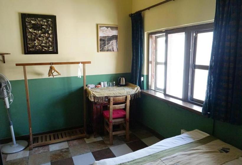 بنسيون Lost Garden Guest House