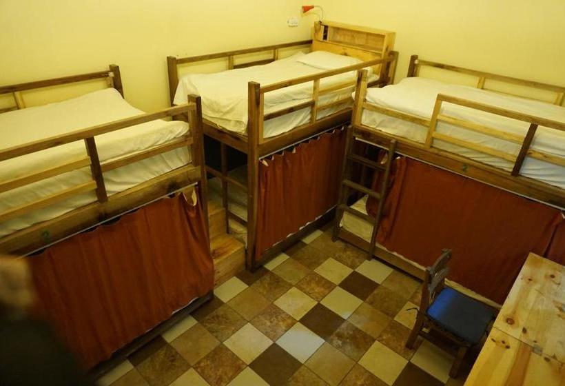 بنسيون Lost Garden Guest House