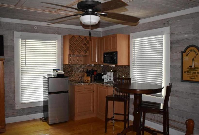 ペンション Seaport Inn