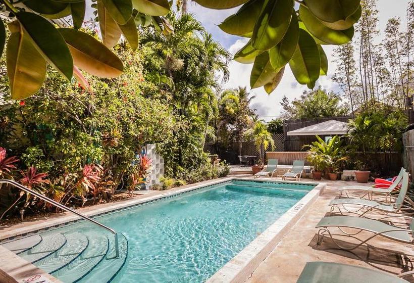 ペンション Seaport Inn