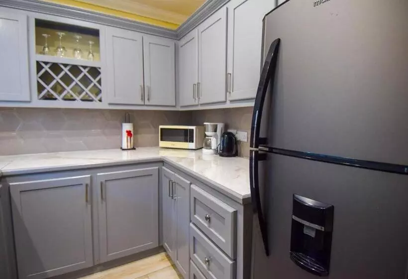 Sea Piton View Apartment  Location, Convenience, Modern Living