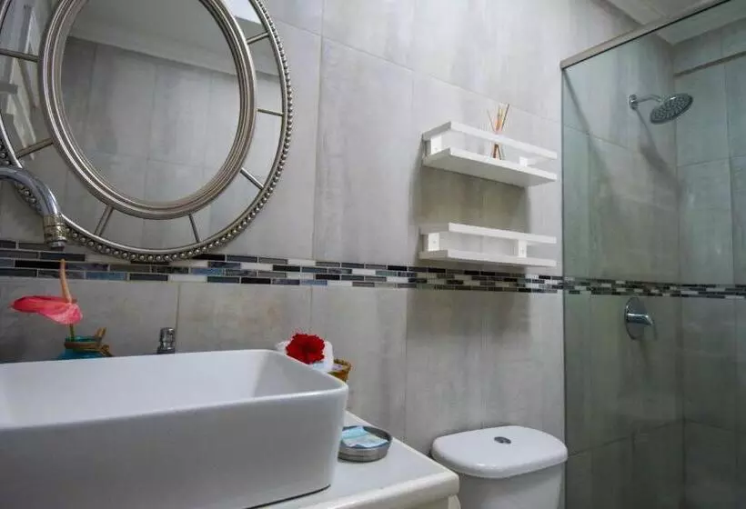 Sea Piton View Apartment  Location, Convenience, Modern Living