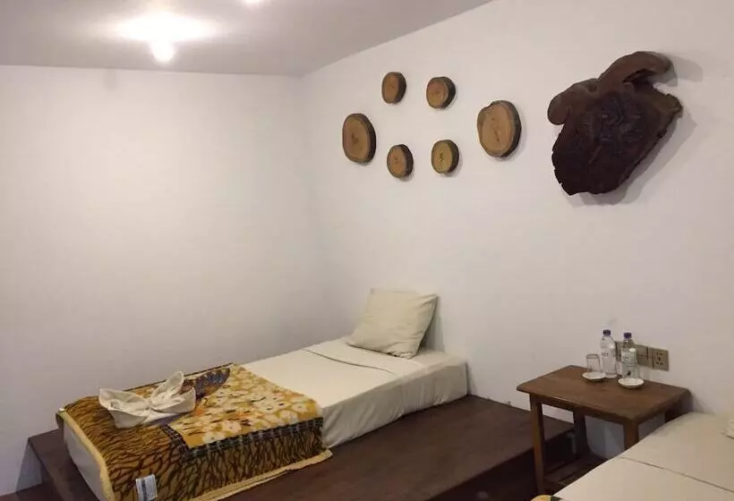 هاستل Aquarius Inn Inle Lake