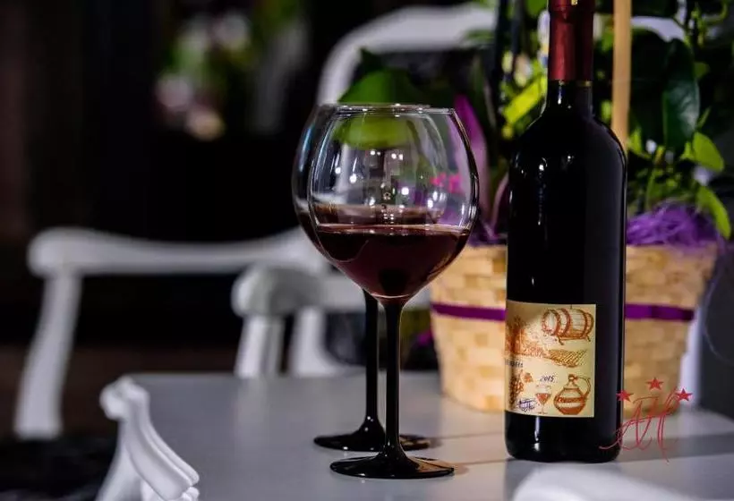 Pensione Alexander House