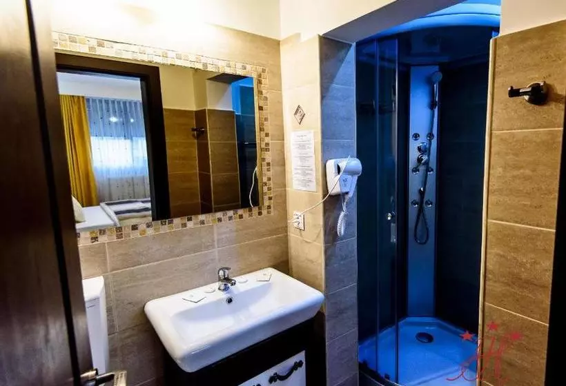 Pensione Alexander House