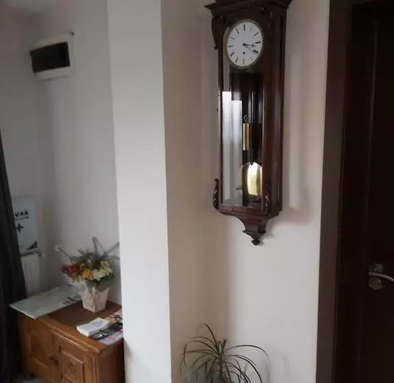 Pensione Alexander House